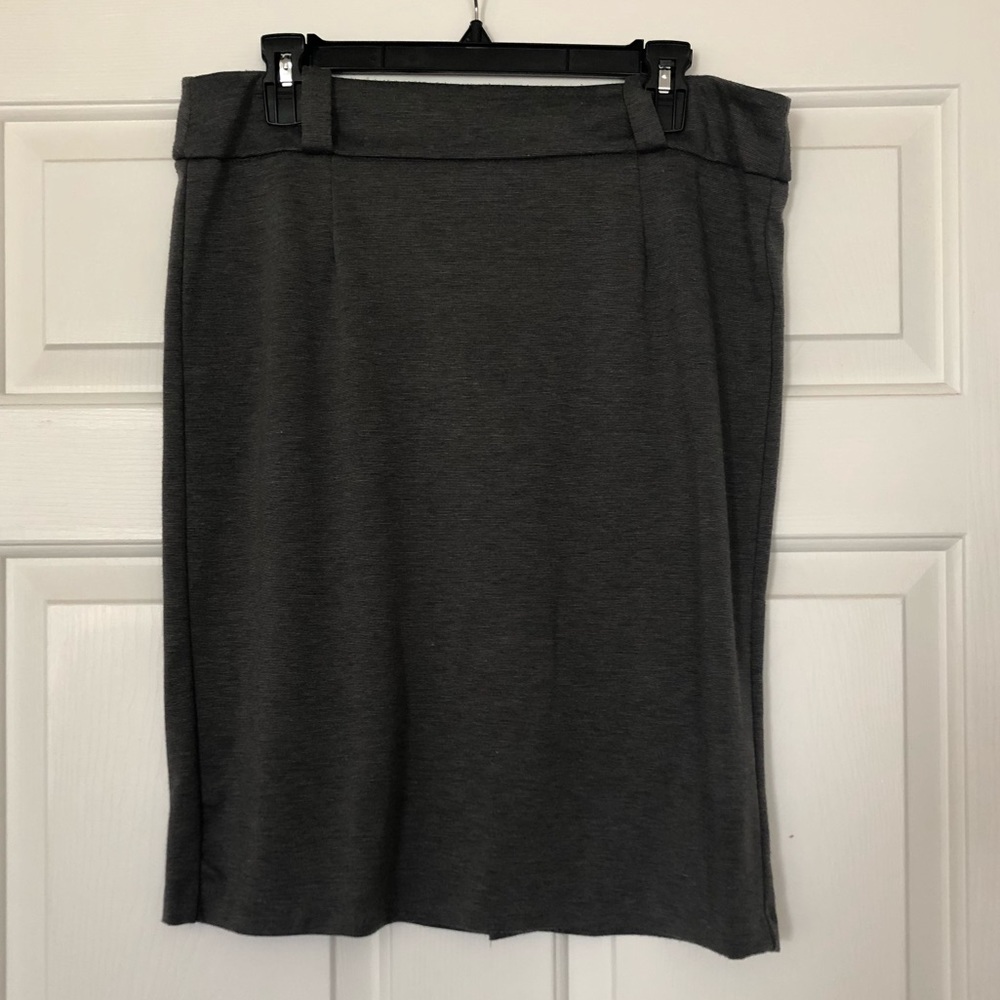 Gray skirt with belt loops